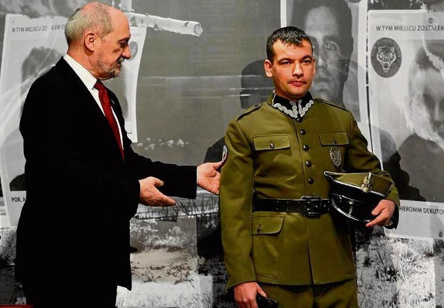 W Muzeum Wojska Polskiego minister Antoni Macierewicz zaprezentował prototyp munduru dla Żołnierzy Wyklętych