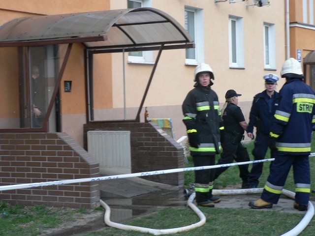 W poniedziałek wieczorem wybuchł pożar w kamienicy przy ul. Mieszka I w Lęborku.