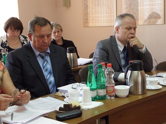 Sławomir Szeliga (z prawej) stracił stanowisko wicestarosty tuż po ujawnieniu nieprawidłowości w PCPR
