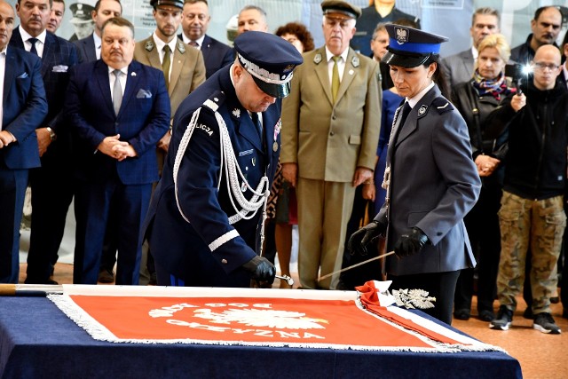 Komenda Powiatowa Policji w Mońkach otrzymała sztandar