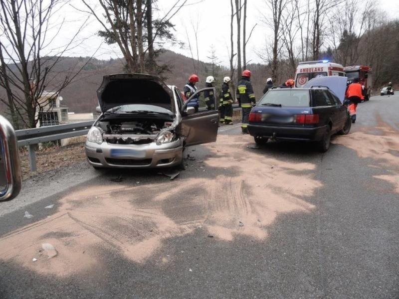 Wypadek w Żegiestowie. Jedna osoba ranna [ZDJĘCIA]