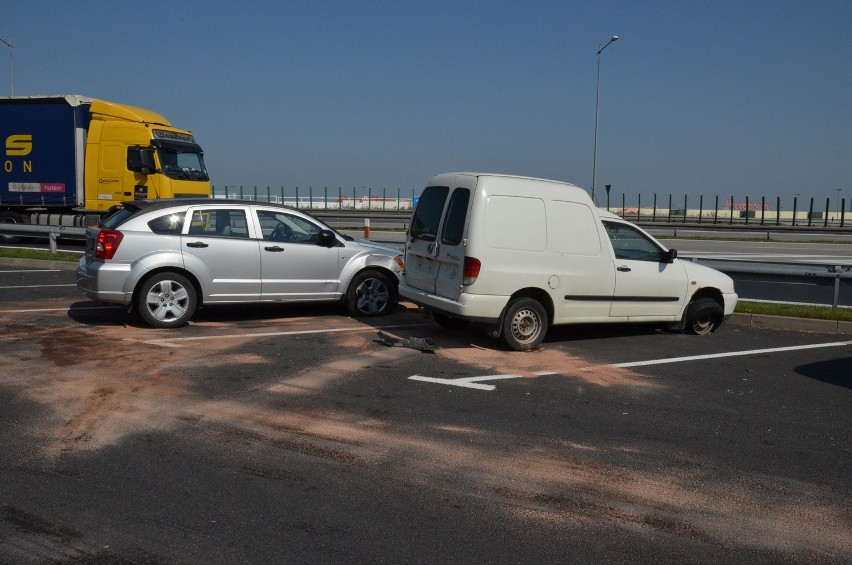 Wypadek na autostradzie A4 koło węzła Bielany Wr. Sprawcą pijany kierowca (ZDJĘCIA)