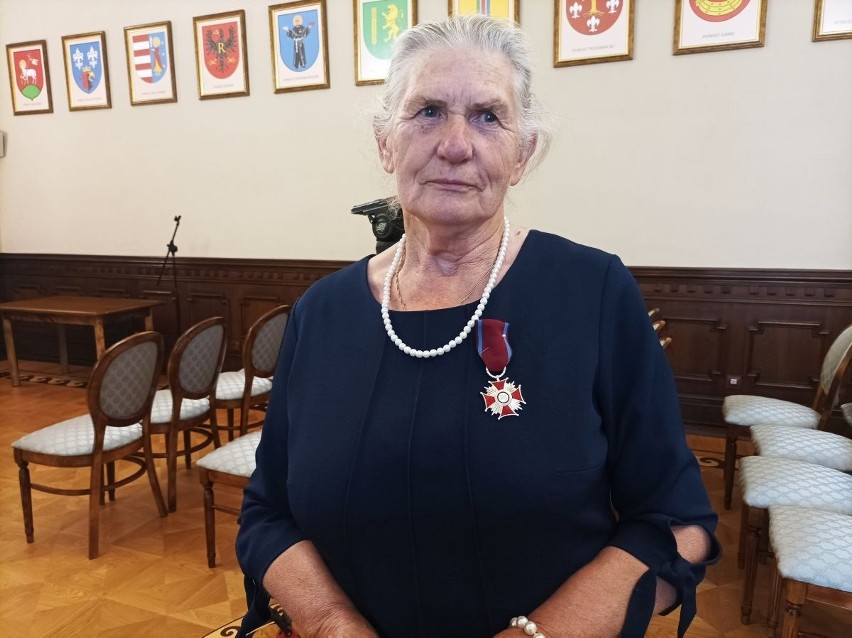 Krystyna Szcześniak odznaczona srebrnym krzyżem zasługi za...