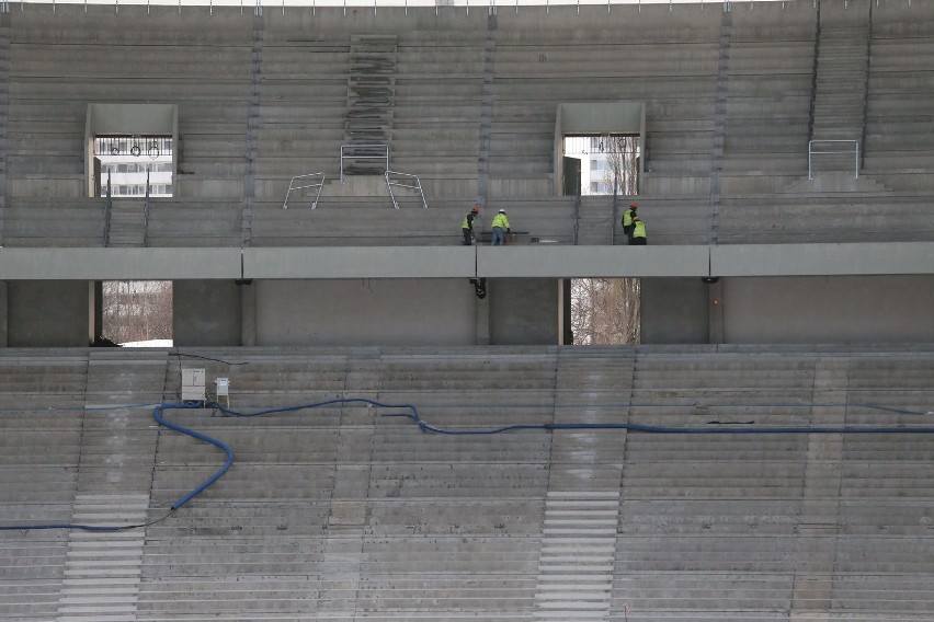 Odśnieżanie dachu Stadionu Śląskiego