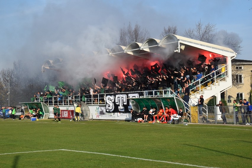 Stal Stalowa Wola przegrała z Widzewem Łódź. Piłkarze obu...