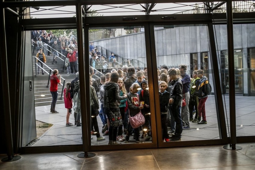 Noc Muzeów 2017. Tłumy odwiedzających muzeum