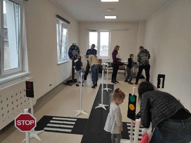 Takie były zabawy i konkurencje na policyjnym stoisku podczas Powiatowego Dnia Dziecka w Tucholi