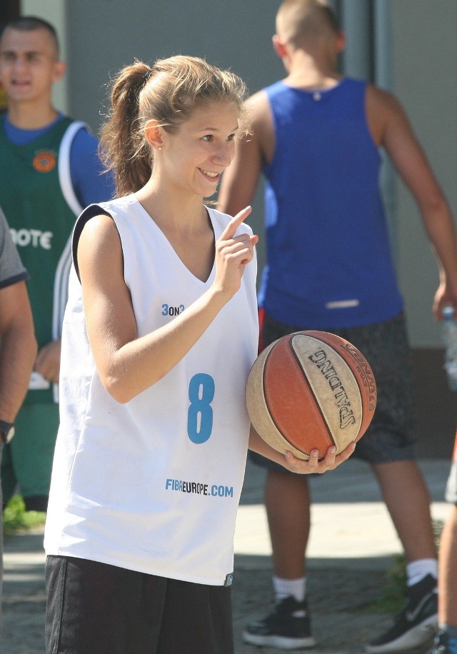 Agnieszka Koprowska, była zawodniczka UMKS Kielce, wygrała turniej rzutów za trzy punkty.
