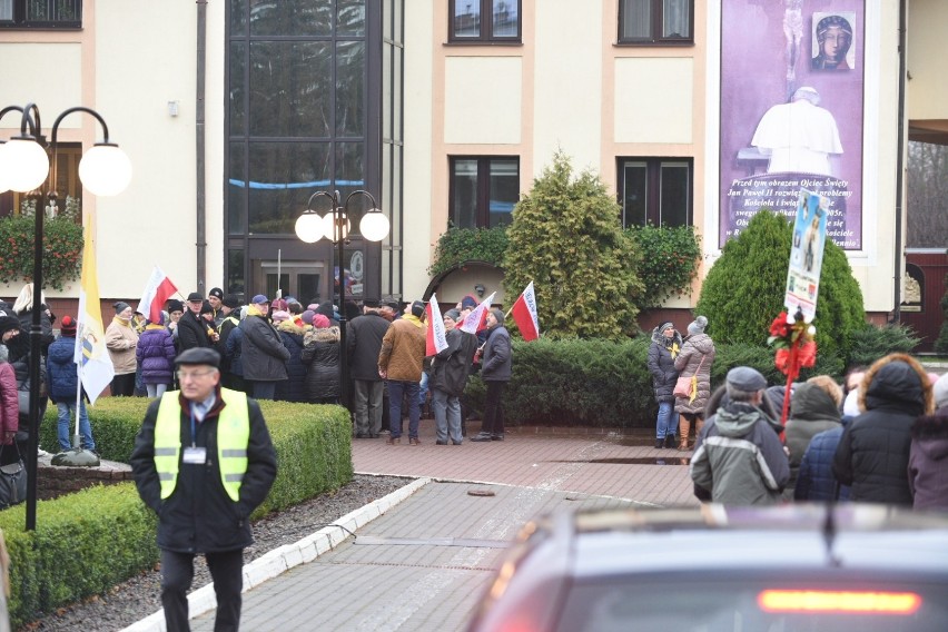 Do Torunia zjechali słuchacze Radia Maryja z całej Polski,...