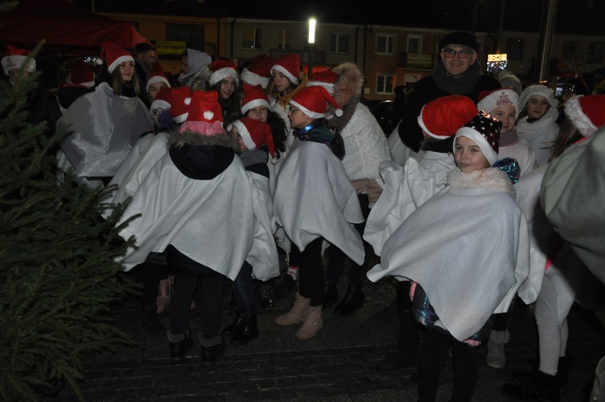 Maków Maz. Wigilia na makowskim rynku. Był opłatek i życzenia, 13.12.2019 [ZDJĘCIA] 