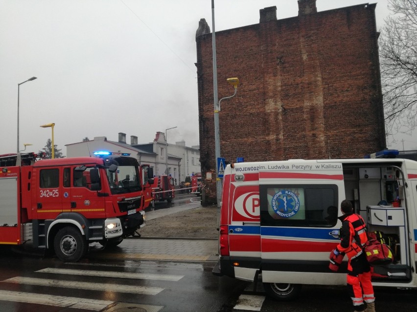 Kalisz. Pożar kamienicy przy ul. Widok. Mężczyzna zginął w...