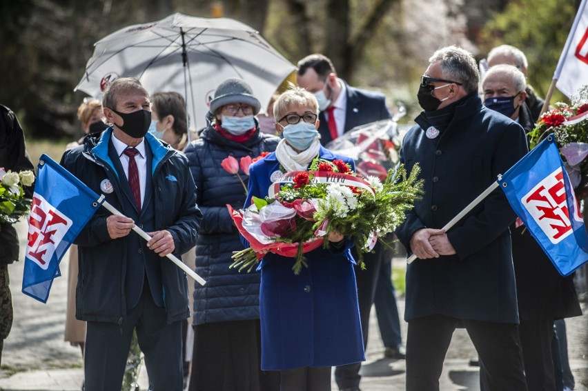 Ze względu na pandemię koronawirusa, krótka uroczystość...