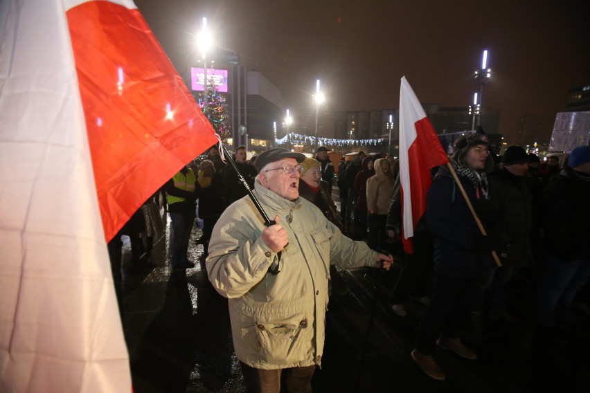 Protest studentów w Katowicach protestowali przeciwko...