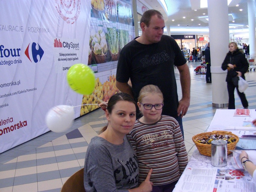 Monika i Wiesław Sitkowie z dziećmi przyjechali do Galerii...