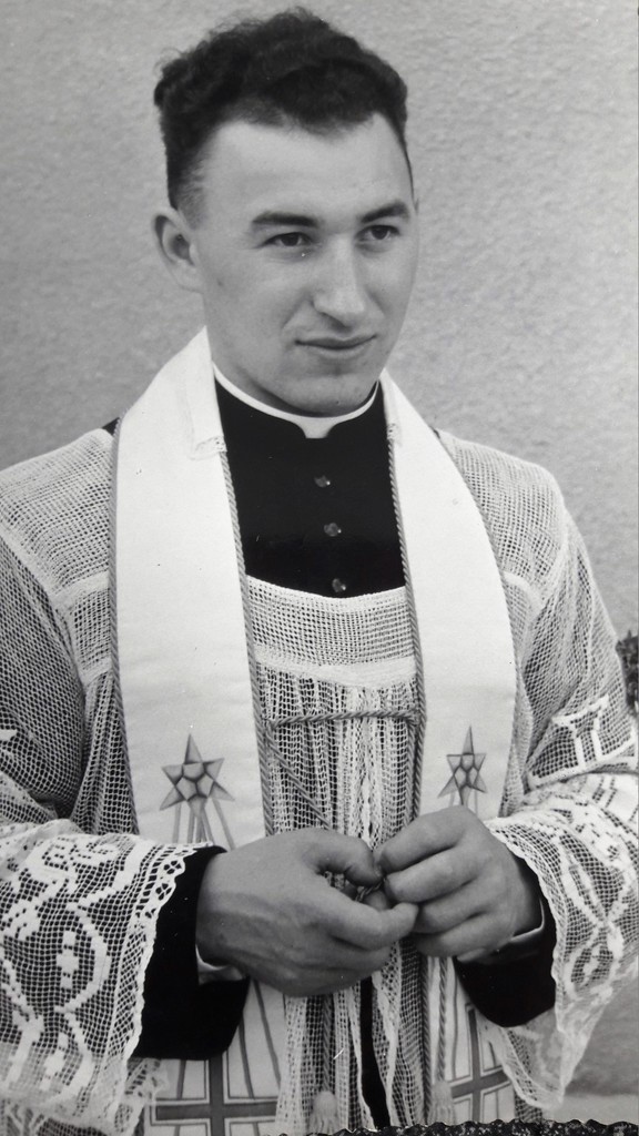Ks. Teofil Cyrus przyjął święcenia kapłańskie w 1962 roku