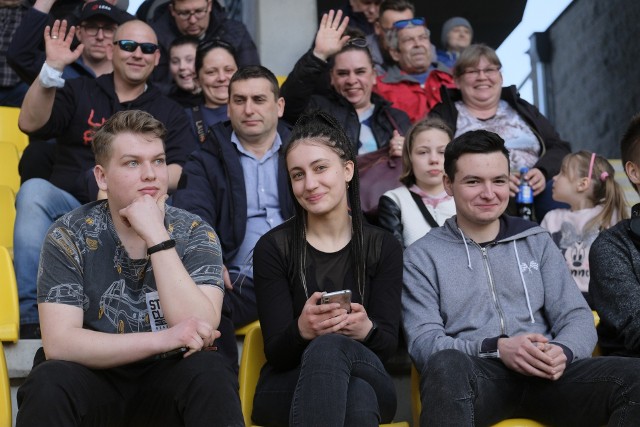 W pierwszych sparingowych derbach Pomorza Apator Toruń pokonał Abramczyk Polonię Bydgoszcz 53:37. Rewanż w środę na stadionie Polonii.Tak wyglądał sparing Apator Toruń - ZOOLeszcz Polonia na torze i na trybunach. Zobacz zdjęcia ►►►