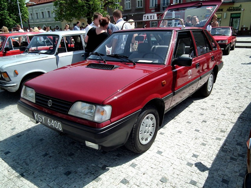 Najczęściej kupowane nowe auto: Polonez Caro...