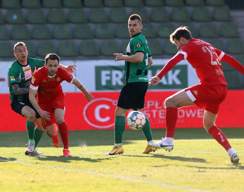 Zadanie dla Widzewa. Łódzcy piłkarze muszą ratować resztkę honoru