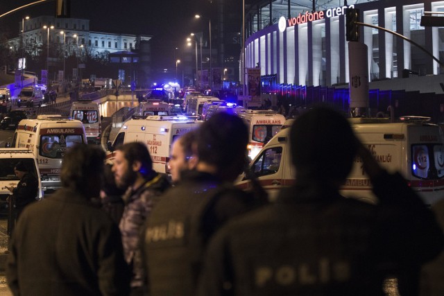 Policja w okolicach miejsca, gdzie doszło do zamachu w Stambule