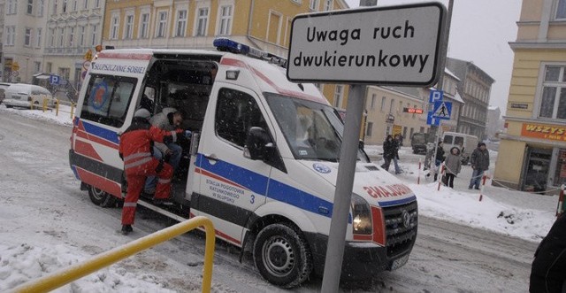 Autobus PKS potrącił mężczyznę na ul. Wojska Polskiego w Słupsku