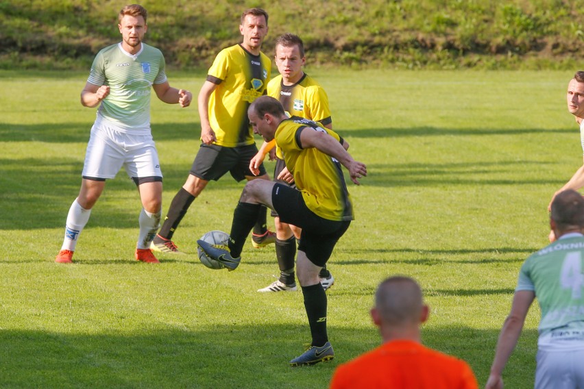 LKS Trzebownisko pokonał u siebie Włókniarza Rakszawa 2:1