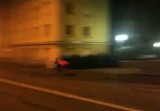 Superbohater na rowerze "ustrzelony" przez fotoradar (wideo)