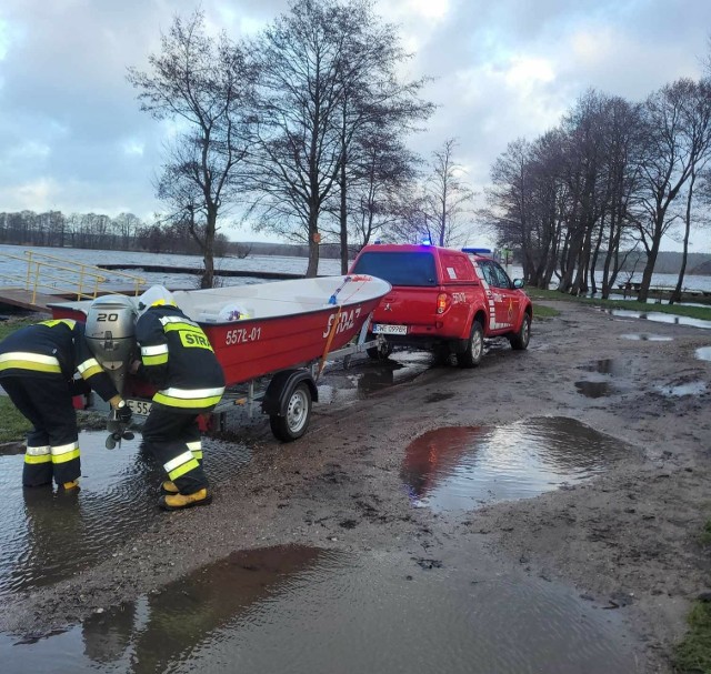 Silny wiatr na Pomorzu sieje spustoszenie. Ponad 160 interwencji strażaków w Boże Narodzenie