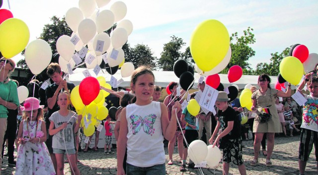 Podczas dnia otwartych drzwi VdG i festynu z okazji jego 25-lecia wypuszczono w niebo 200 balonów w barwach narodowych Polski i Niemiec.