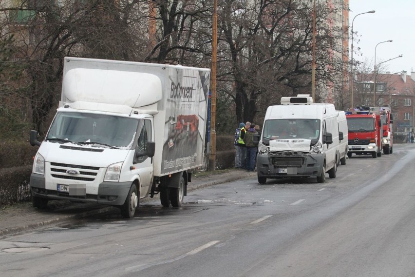 Wypadek na al. Hallera przy CH Borek