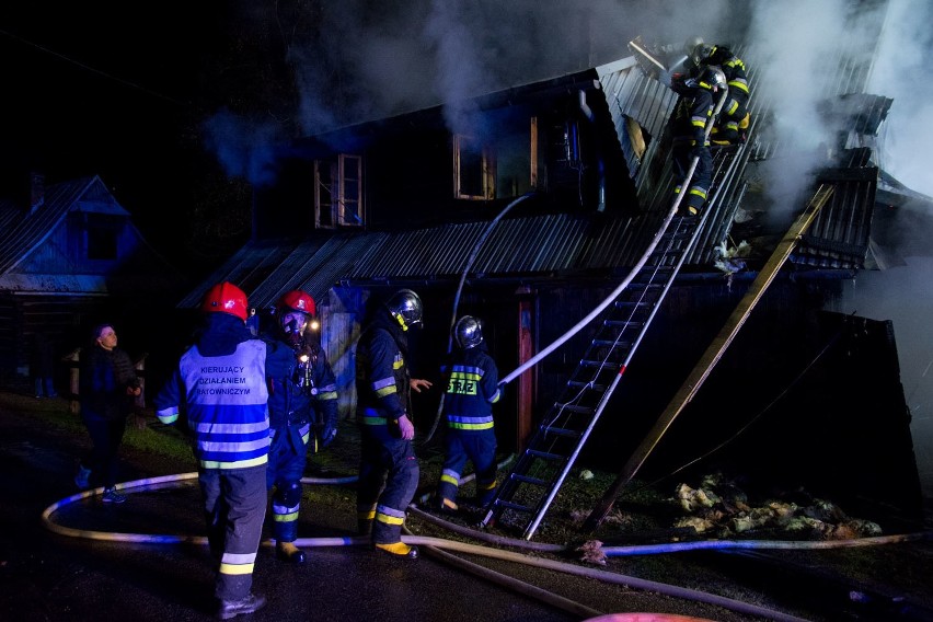 Pożar w Kościelisku. W ogniu stanął drewniany dom