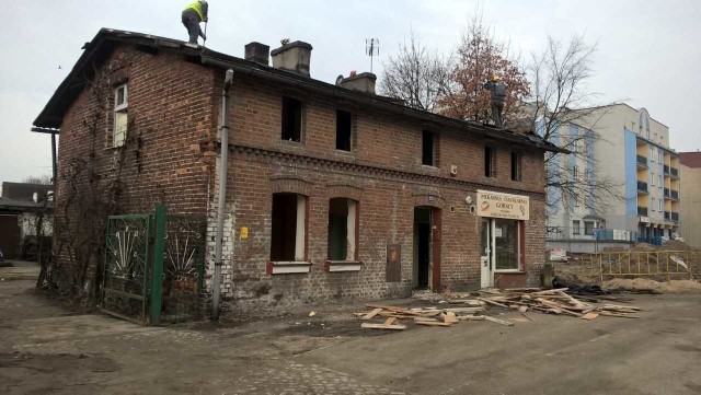 Rozpoczęła się rozbiórka piekarni Górskich przy Szosie Chełmińskiej w Toruniu
