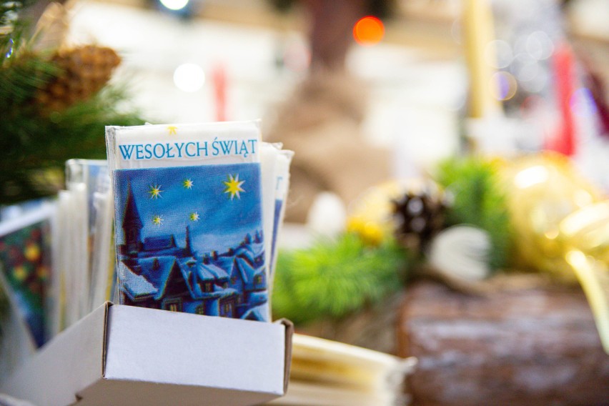 Piękne ozdoby świąteczne na placach targowych w Krakowie [ZDJĘCIA]