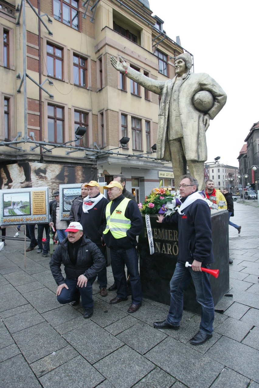 Złoty Donek, czyli "pomnik" premiera Tuska w Katowicach