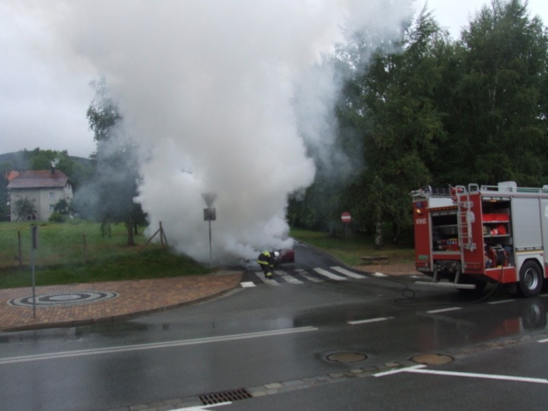 Pożar samochodu w Świeradowie Zdroju, 07.09.2015