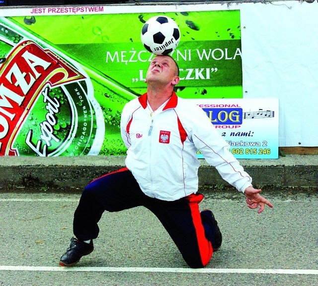 Podczas Dni Radziłowa wystąpił Janusz Chomontek, rekordzista Guinnessa w żonglowaniu piłką...