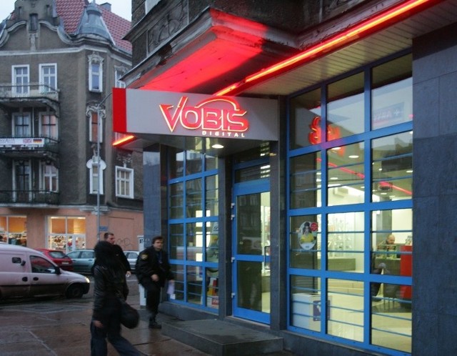 Vobis ma ponad 200 punktów sprzedaży w całym kraju. Na zdjęciu: szczeciński sklep na rogu ulic ks. Ściegiennego i Żółkiewskiego.