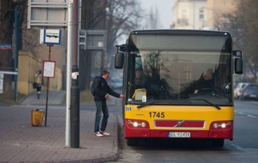 Przystanki na żądanie na liniach autobusów 63 i 77. Od 3 marca także na liniach zastępczych 43B i 43B