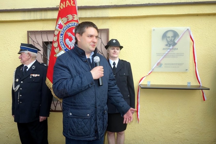 Dąbrowa Górnicza: jest tablica upamiętniająca Antoniego Ziębę ZDJĘCIA]