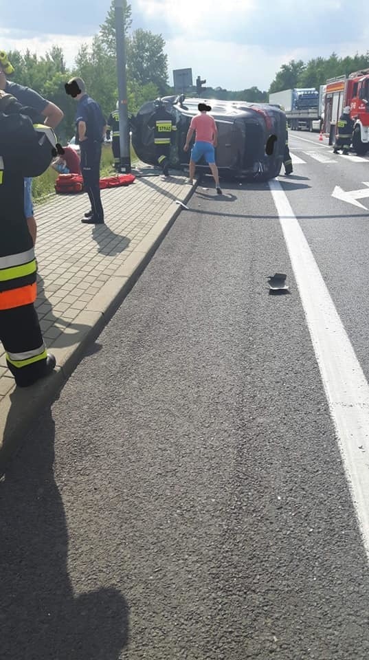 Wypadek na DK 94 w Laskach w pow. olkuskim. Jezdnia w stronę Krakowa częściowo zablokowana