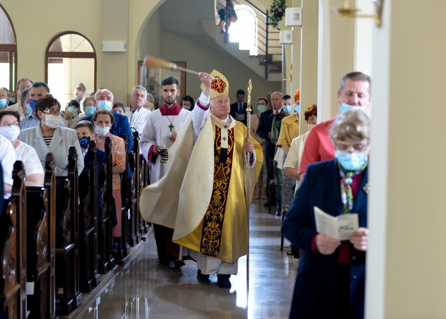 Abp Adam Szal konsekrował 21 czerwca kościół pw.  Świętego Józefa Sebastiana Biskupa (Monte  Cassino) w Przemyślu.
