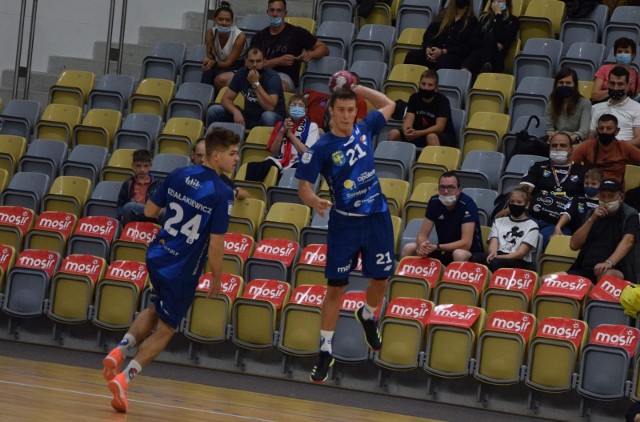 Patryk Mauer (nr 21) zdobył w Głogowie aż 11 bramek.