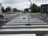 Remont skrzyżowania ulic Warszawskiej i Jesionowej w Kielcach. Piesi mają problem [ZDJĘCIA]