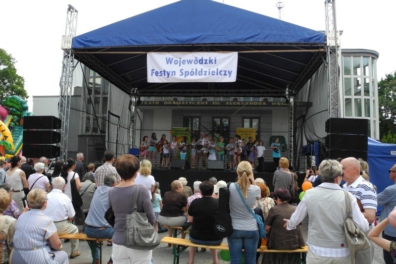 II Wojewódzki Festyn Spółdzielczy na placu przed Teatrem Dramatycznym [FOTO, WIDEO]