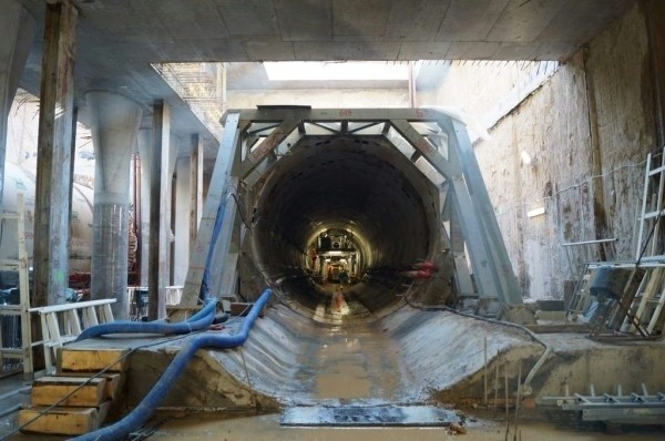 Tarcza maszyny drążacej tunel metra w Warszawie