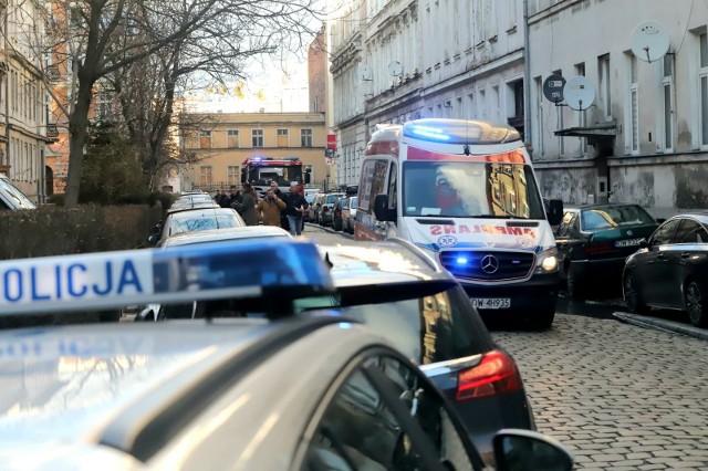 Dyżurny KM PSP w Inowrocławiu zgłoszenie o wypadku przyjął o godz. 15.15. Zderzyły się trzy osobowe samochody: mazda, bmw i opel. 