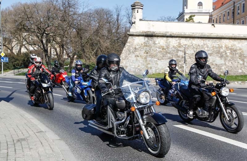 Tłum motocyklistów pojawił się dziś na rzeszowskim...