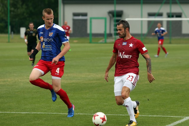 Paweł Brożek podczas sparingu przed sezonem