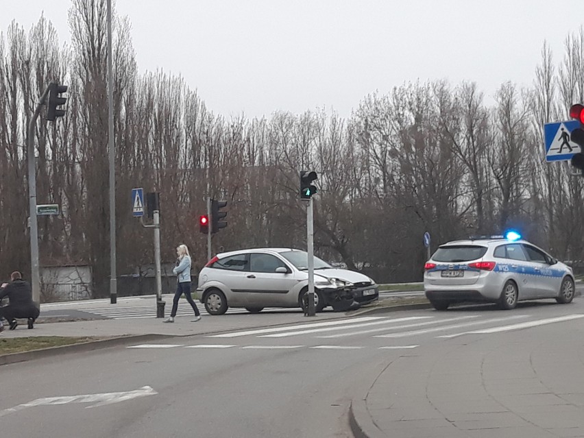 Kolizja na skrzyżowaniu przy ulicy Sczanieckiej w Szczecinie