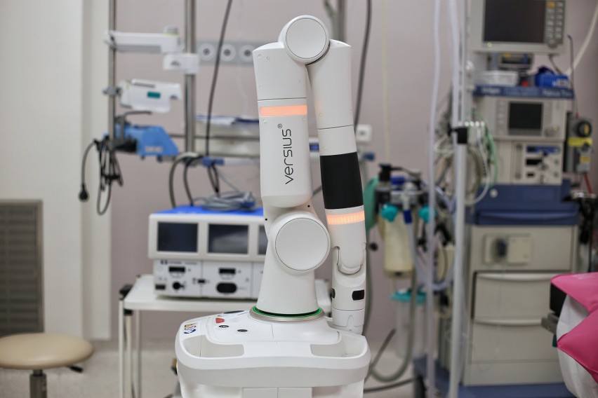 Pierwsza operacja z użyciem robota w szpitalu Certus...