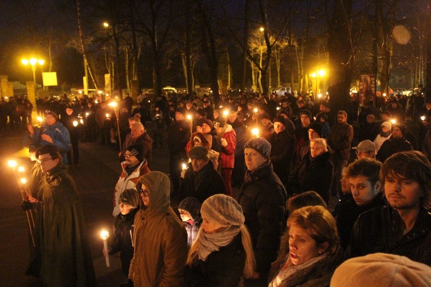 Wielki Piątek 2015: Droga krzyżowa w katowickich Panewnikach